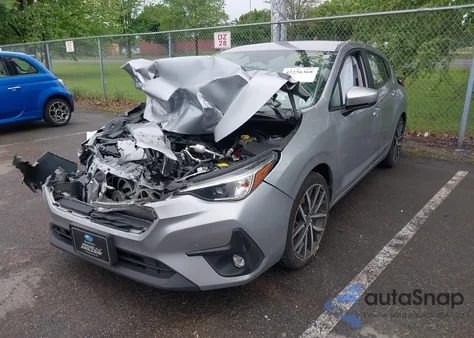 2024 Subaru Impreza Sport 5-Door z USA, uszkodzony, nr VIN JF1GUAFC8R8332119